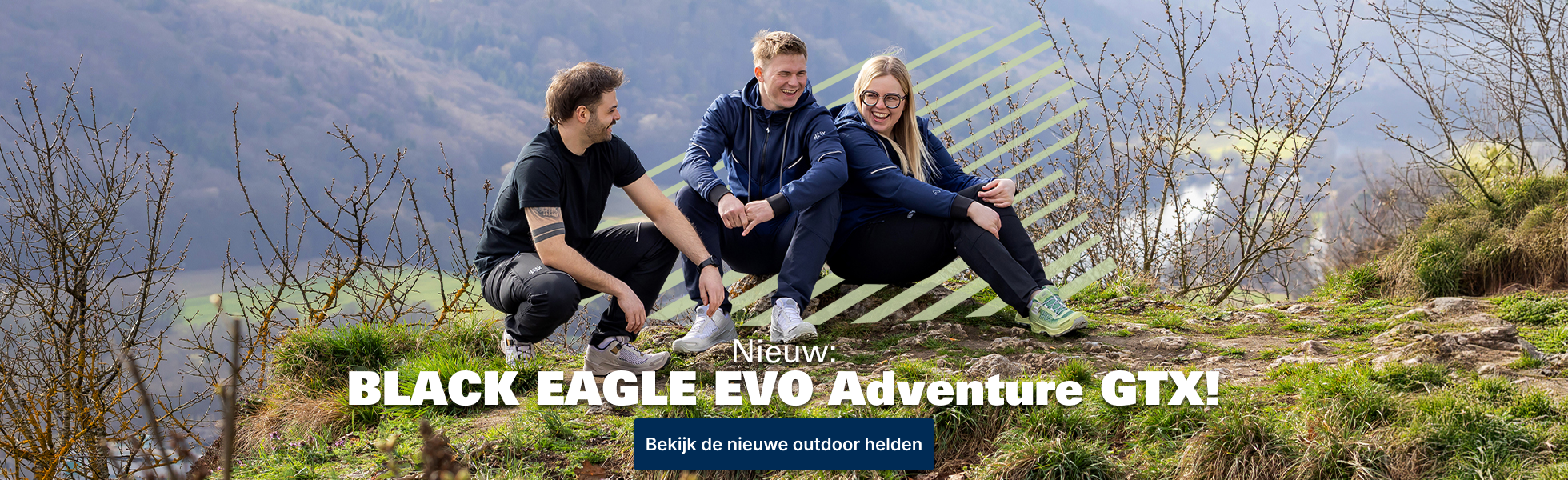 outdoor, trio, wandern, sneaker, sweater, outdoor, personen, sitzen, wandern, berglandschaft