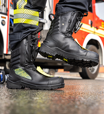 Schuhwerk, Stiefel, Schutzstiefel, Feuerwehr, Gummisohle, Stiefel, Sicherheitsschuh, Glanzleder, Gummisohle, Pflichtausrüstung, Stiefel, Feuerwehrstiefel, Schuhe, Schutzstiefel, Gummi-/Stahlkappe
